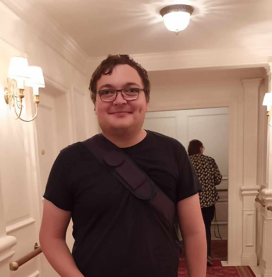 Tobias Worm, the developer behind Lumbric Studios